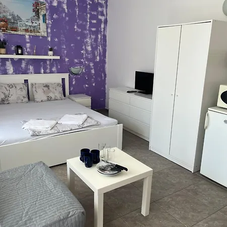 Ofilovi Πανσιόν 2*