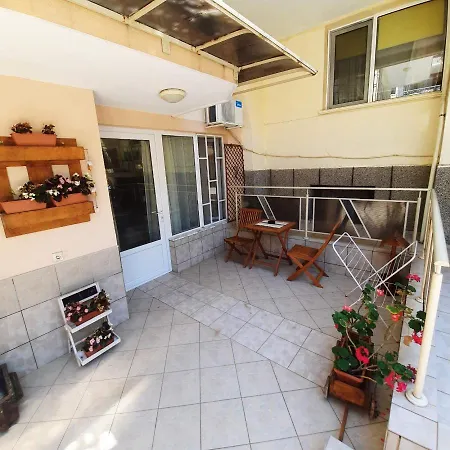 Ofilovi Къща за гости